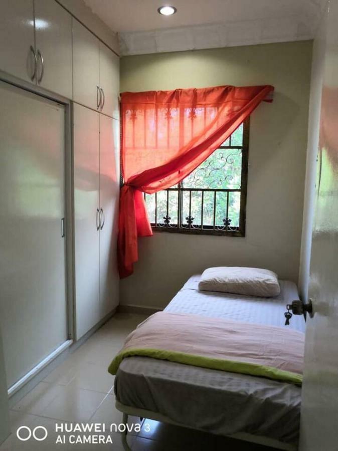 Ibu Home-To-Stay Pasir Gudang Exterior foto