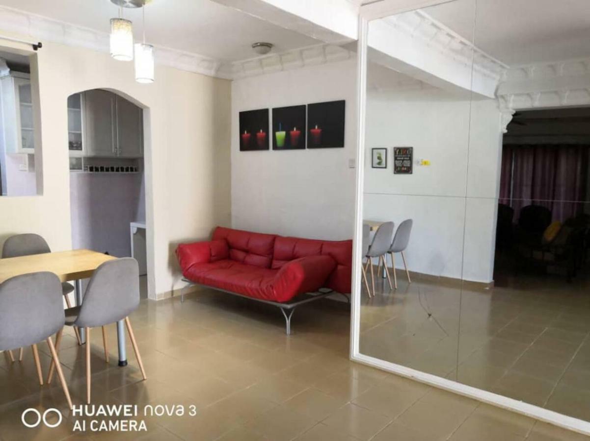 Ibu Home-To-Stay Pasir Gudang Exterior foto