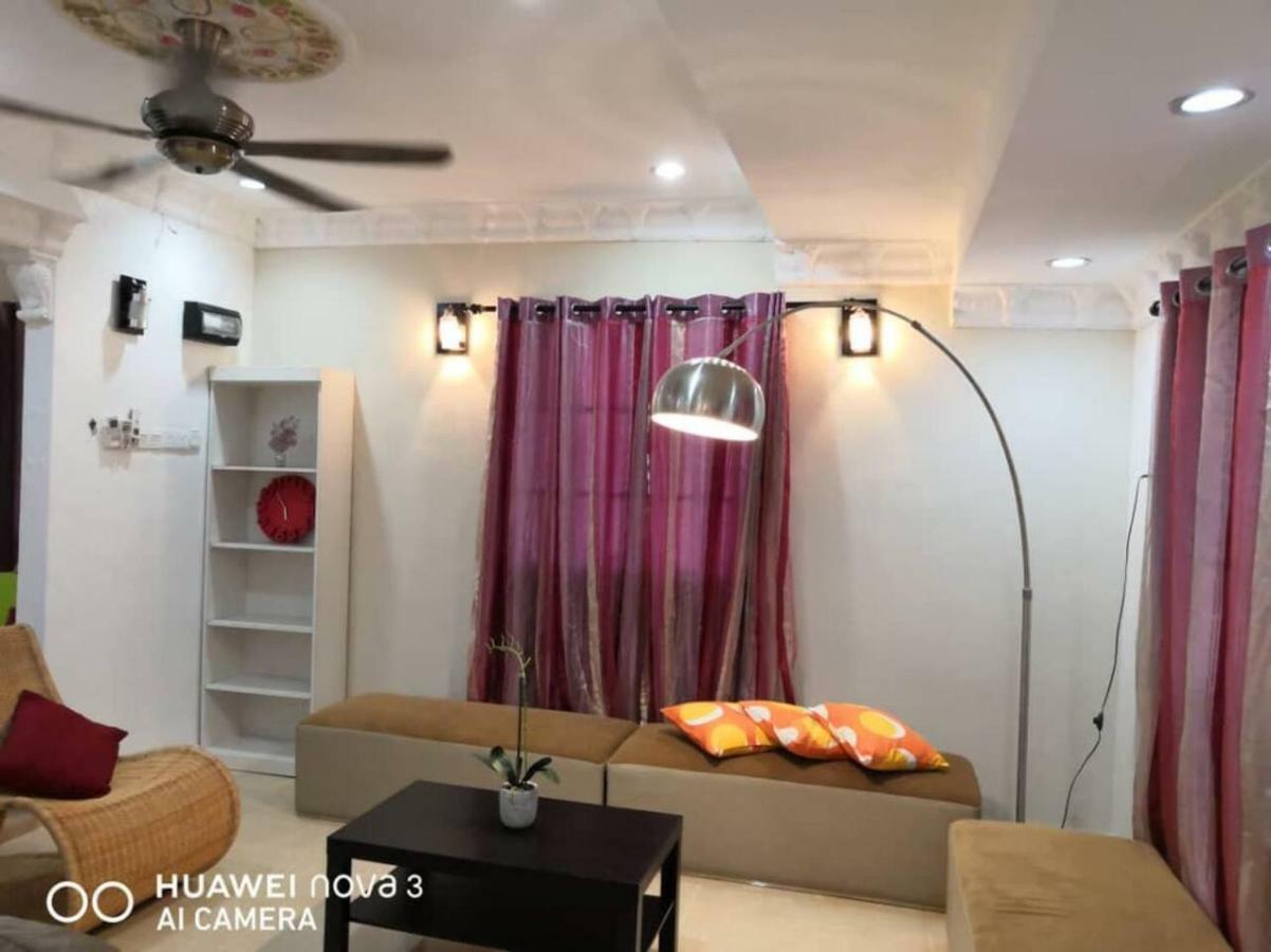 Ibu Home-To-Stay Pasir Gudang Exterior foto