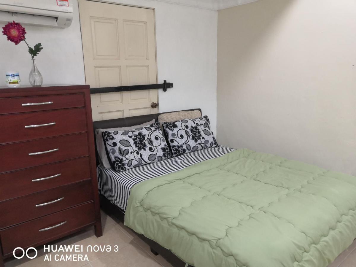 Ibu Home-To-Stay Pasir Gudang Exterior foto